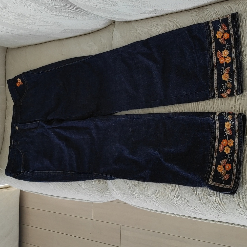 ESCADA EMBROIDERED JEANS 28X28 EXCELLENT